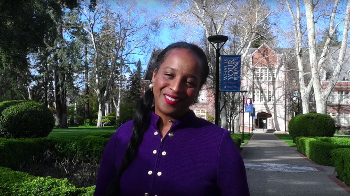 content.field_image.alt